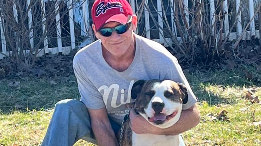 Heroik! Pria & Anjing Selamatkan Nenek dari Kobaran Api!