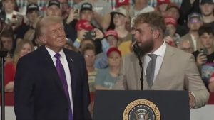 Trump Dukung Jake Paul Jadi Presiden AS?!