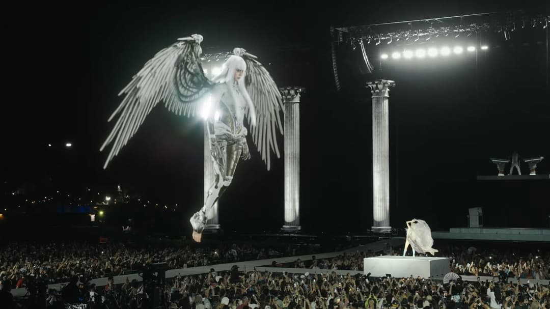 Lisa BLACKPINK "Hologram" di Coachella Bikin Heboh, Tapi Penonton Langsung Gigit Jari!