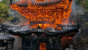 Kuil Legendaris Jepang Hancur! Api Abadi Selamat?