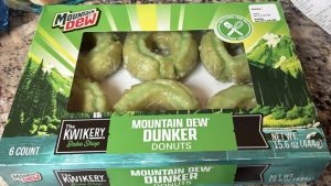 BOOST XP! Donat Mountain Dew Guncang Kwik Trip!