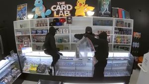 39 Detik! Kartu Pokemon $15.000 Lenyap!