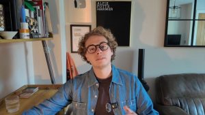 Strategi Gila! YouTuber Bola 'Troll' Bosnya?