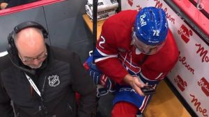 EPIC! Xhekaj Nonton Adik Berantem di Penalty Box