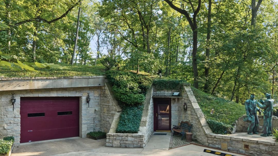 Rumah Hobbit Nyata Dijual! Base Camp Impian Gamer?