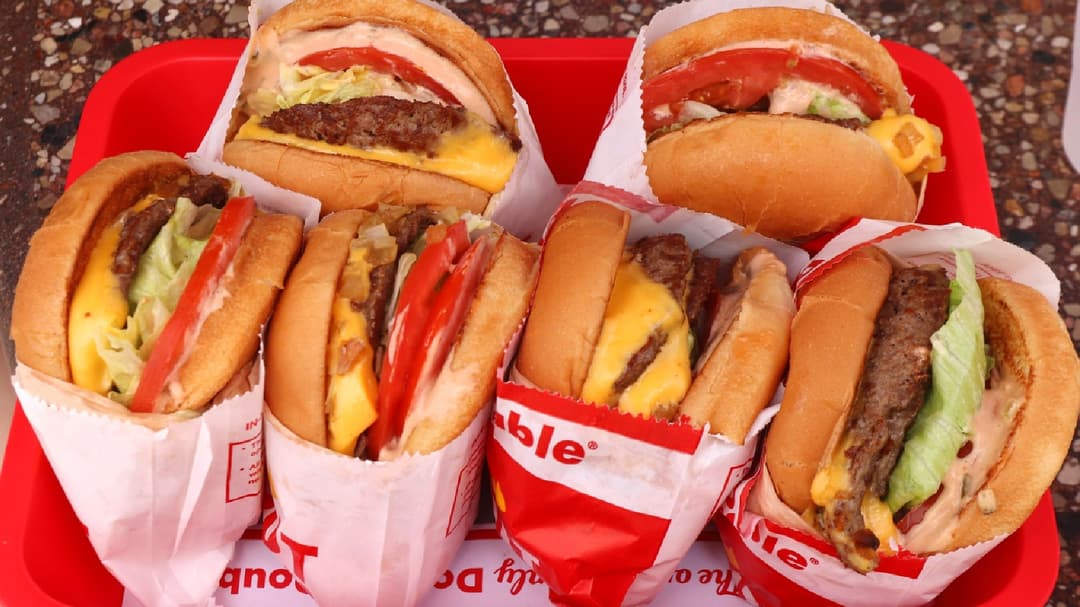 Fenomena Unik Jasa Antar Burger Mahal 1 Fenomena Unik Jasa Antar Burger Mahal