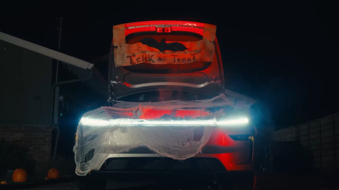 Mobil Tesla Bisa Jadi Hantu Penakut 1 Mobil Tesla Bisa Jadi Hantu Penakut