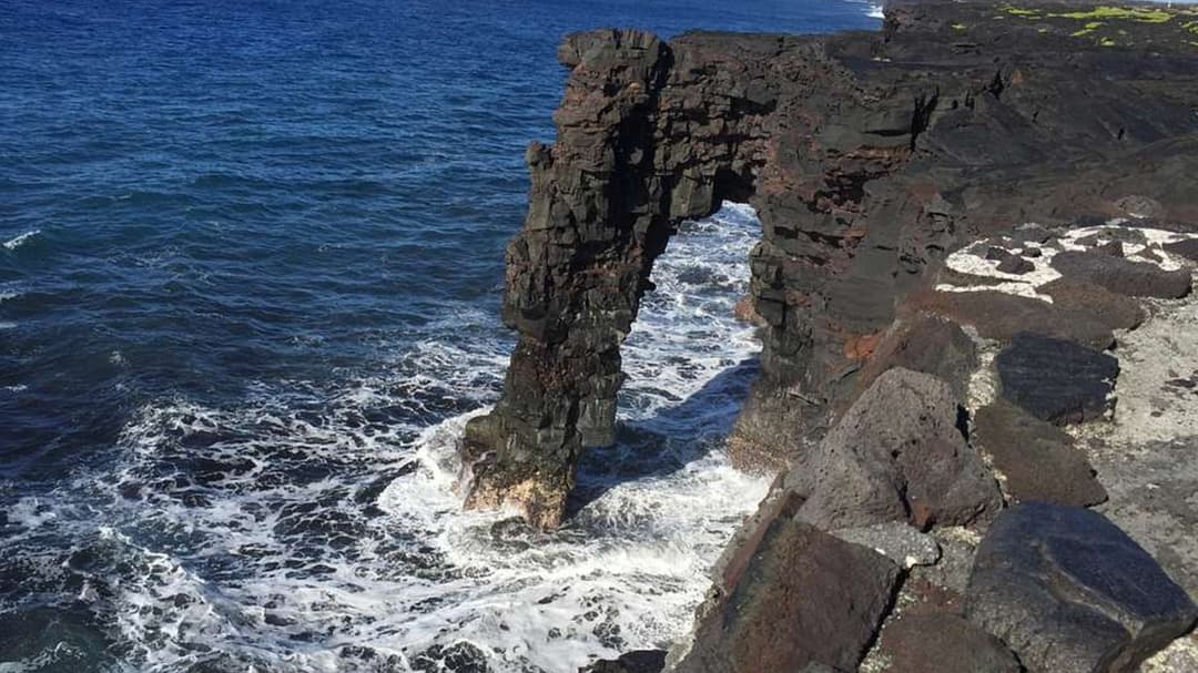 Ikon Hawaii Hōlei Sea Arch Runtuh ke Laut